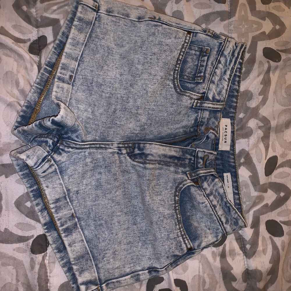 Pacsun mom styled shorts